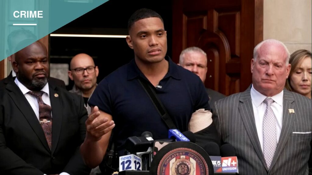 Bronx Detective Describes Chasing Attackers After Being Stabbed 10 Times in Robbery Bronx Detective Describes Chasing Attackers After Being Stabbed 10 Times in Robbery