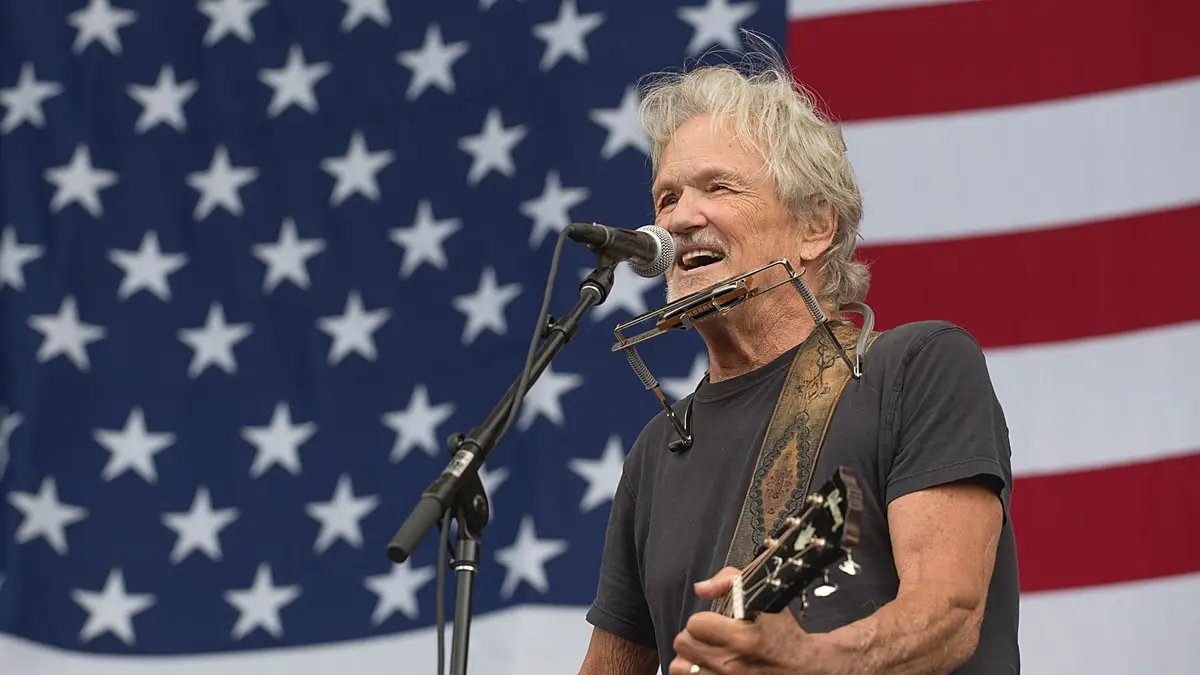 Kris Kristofferson Passes Away at 88 A Legacy of Music, Film, and