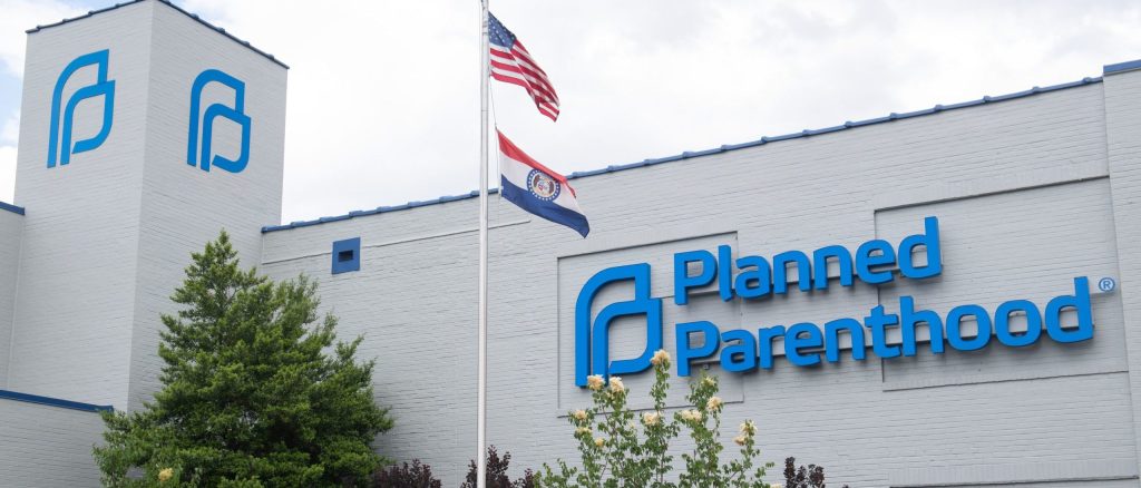 Supreme Court Faces Planned Parenthood Funding Dispute Amid Abortion Provider’s Financial Challenges
