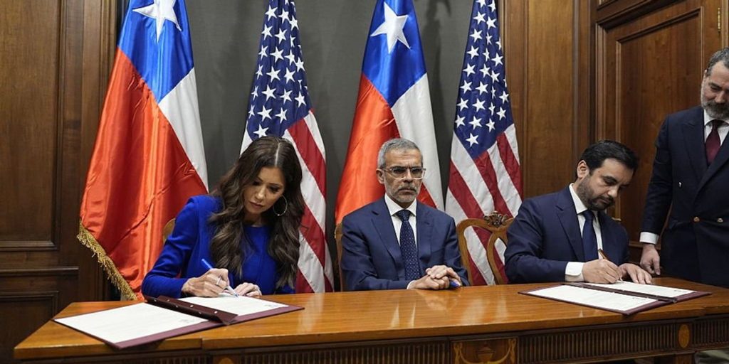 Noem Signs Deal with Chile to Block Tren de Aragua and Foreign Gangs from Entering the U.S.