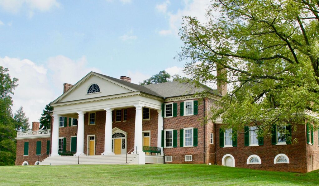 Heritage Foundation Flags Ideological Bias At National Landmarks