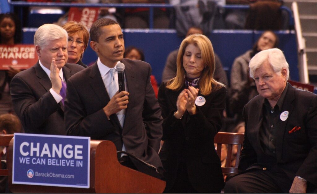 Democrats Often Back Troubled Leaders as Republicans Reject Extremists