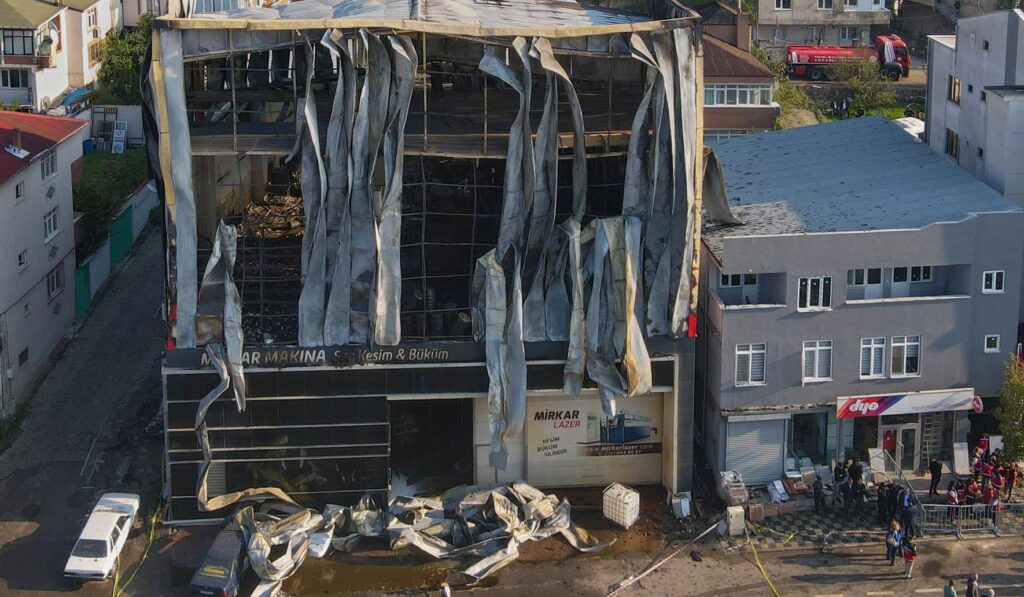 Perfume-depot blaze in northwestern Turkey kills six, injures one