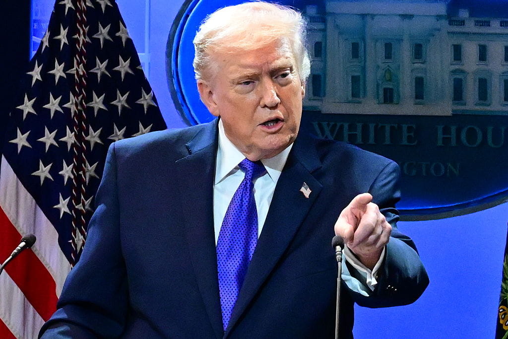 Supreme Court Rebuff Spurs Trump Pivot to Expanded Tariffs