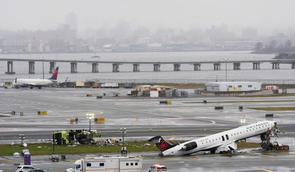 LaGuardia Runway Closed as NTSB Probes Deadly Air Canada Express Crash