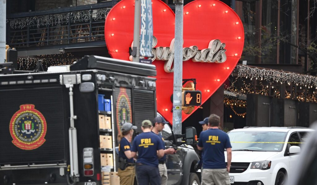 Texas bar gunman wore “Property of Allah” sweatshirt; 2 killed, 14 wounded