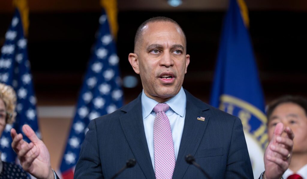 More Democrats Won’t Commit to Jeffries Ahead of Midterms