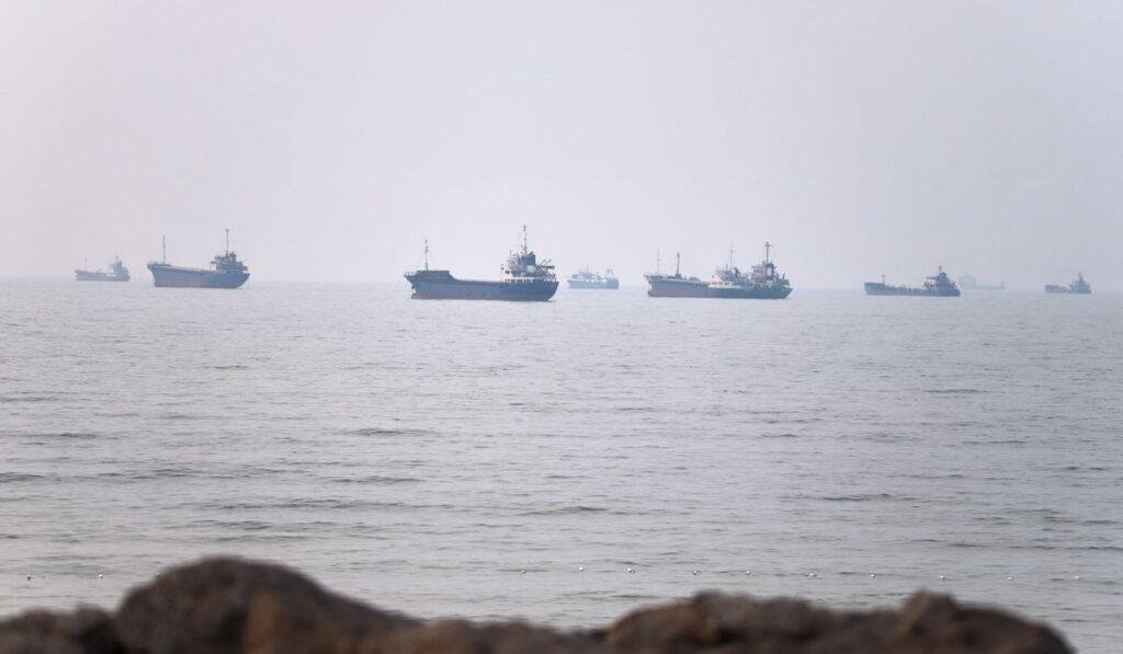 U.S. and Iran Offer Conflicting Views on Hormuz Control