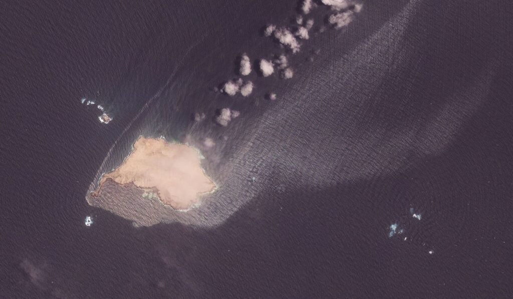 AP Images Show Sanctioned Tanker Leaking Oil Near Oman Protected Area