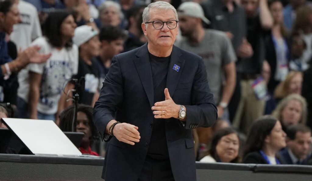 Geno Auriemma: WNBA trans controversy ‘overblown’ by opportunists