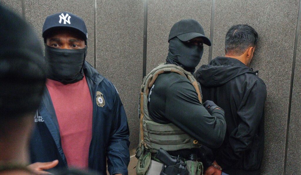 Judge Blocks NY ICE Mask Ban, Allows Local Cooperation Ban