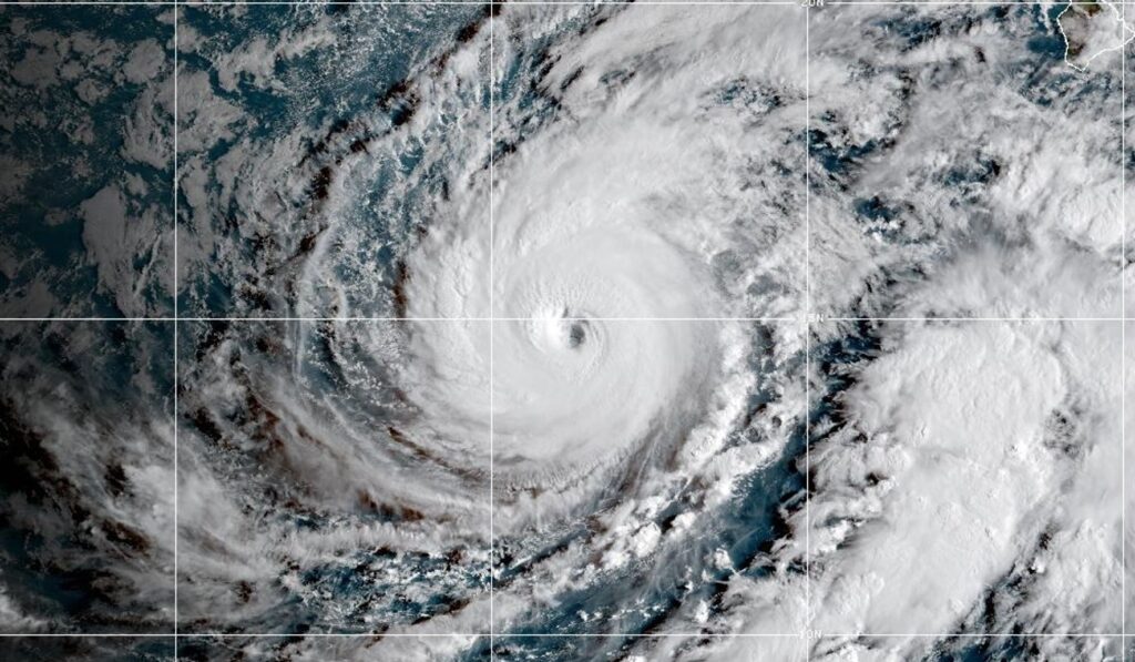 Hawaii Told to Prepare for Heavy Rains as Category 3 Lowell Approaches