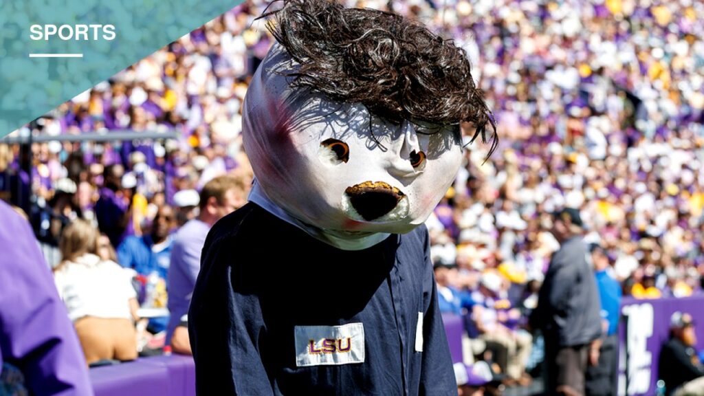 LSU's Mike the Tiger Mascot Dons Michael Myers Costume, Stalks Referee Before Being Pulled Away by Staffer